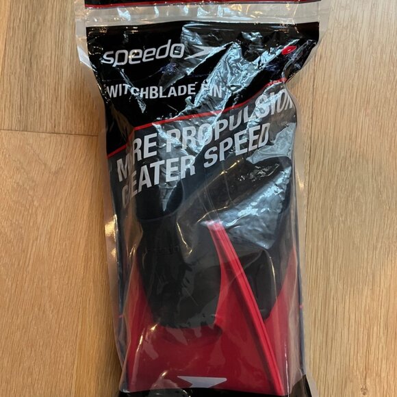 NWT Speedo Switch blade fins, Size M - Picture 1 of 7